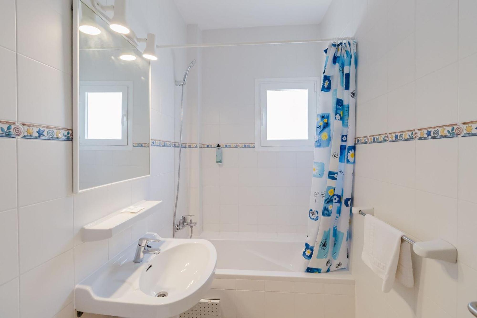Apartamentos Timon - Emar Hotels Es Pujols Exteriör bild